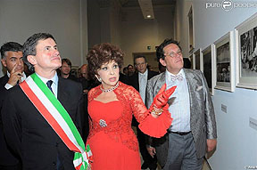 Gina at Rome exhibit