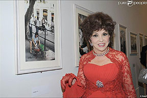 Gina at Rome exhibit