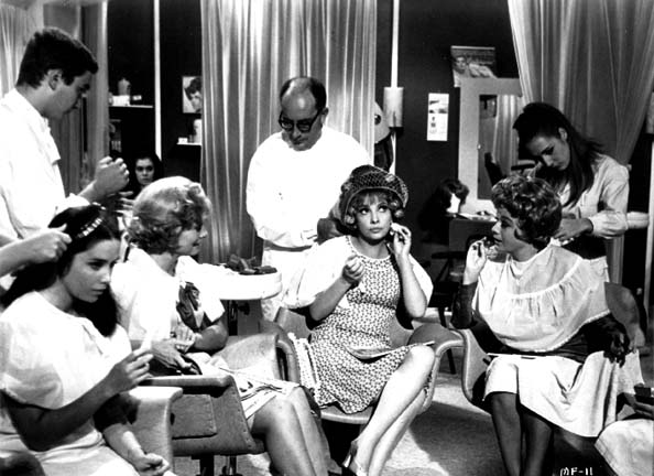 Gina in Buona Sera, Mrs. Campbell